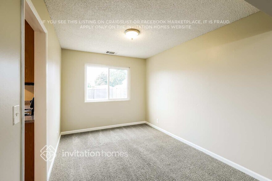 Building Photo - 824 Blue Bill Way