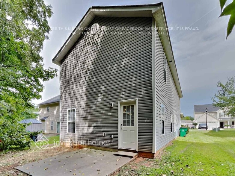 Building Photo - 711 Wilderness Trail Dr