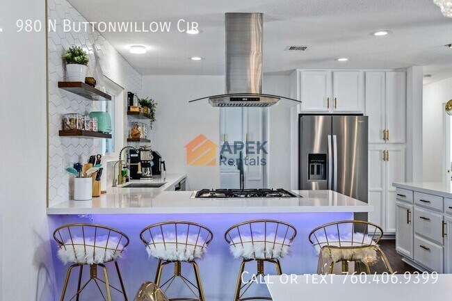 Building Photo - 980 N Buttonwillow Cir