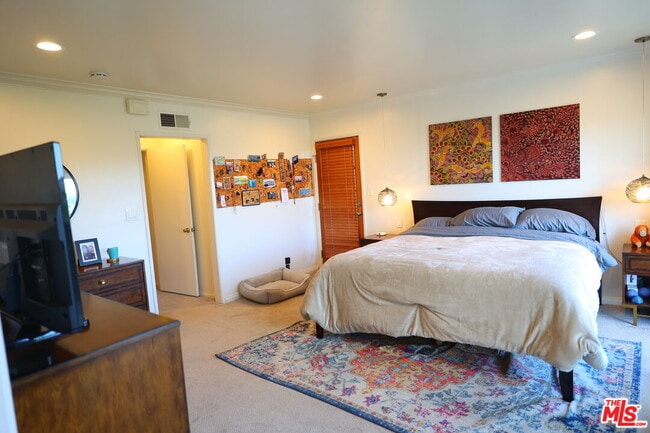 Building Photo - 4561 Don Felipe Dr