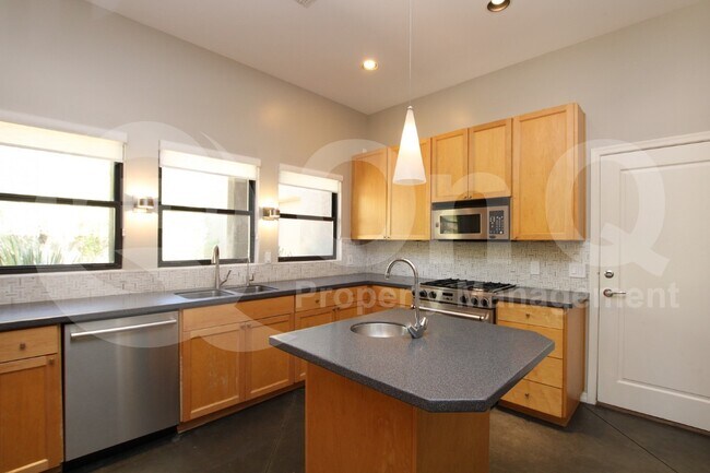 Building Photo - 5844 E Carefree Mountain Dr