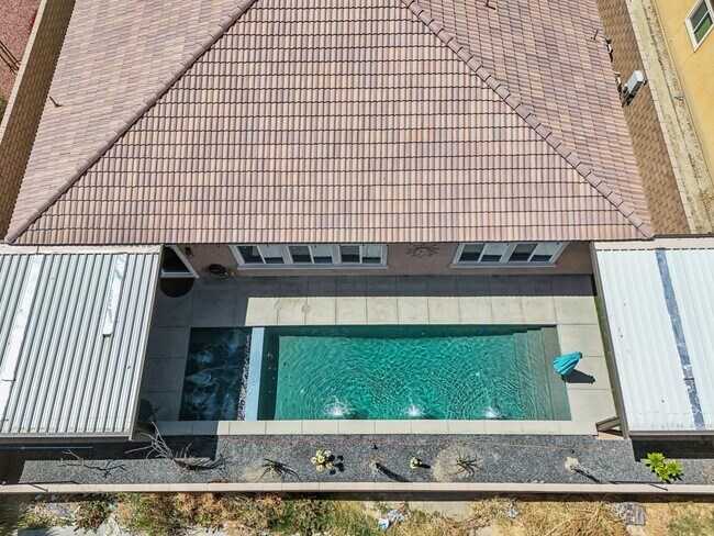 Building Photo - 42912 Gazapo Ct