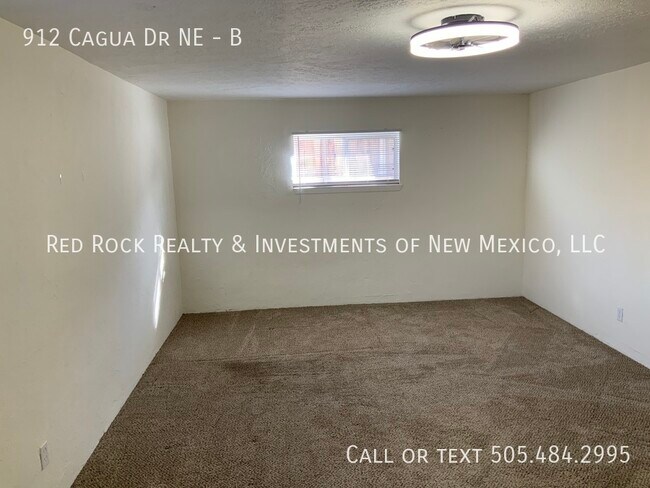 Building Photo - 912 Cagua Dr NE