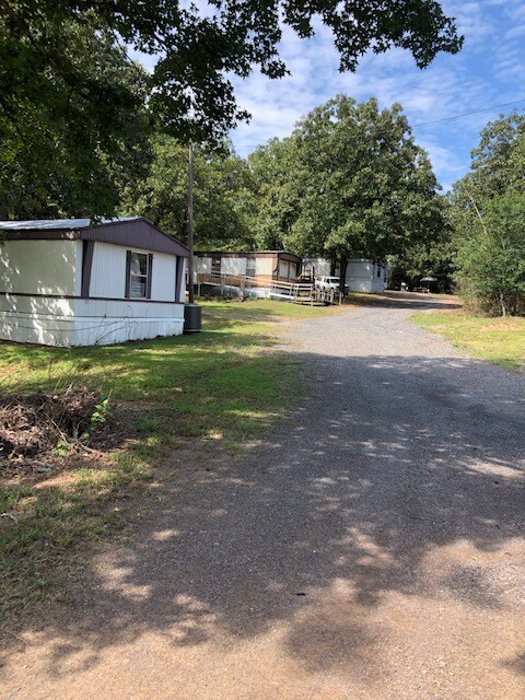 Building Photo - 1717 Hatcher Rd