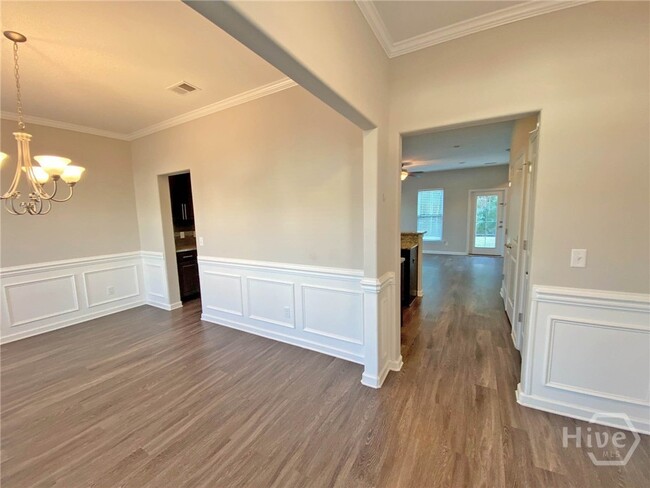 Building Photo - 83 Crystal Lake Dr