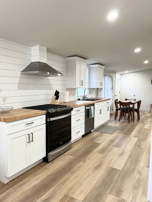 Building Photo - s. Hoernerstown Rd.- Short or Long term lease!