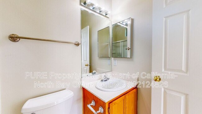 Building Photo - 520 Laurel Grove Cir