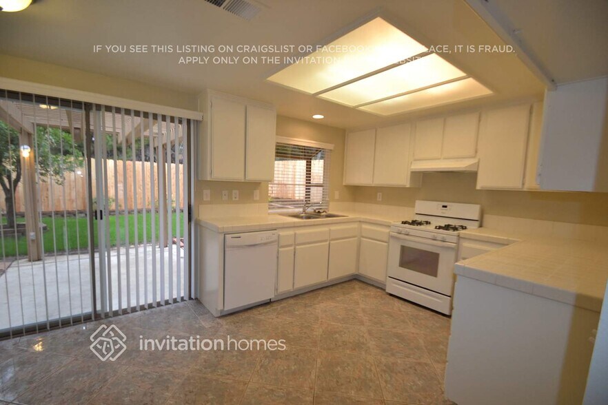 Building Photo - 36257 St Raphael Dr