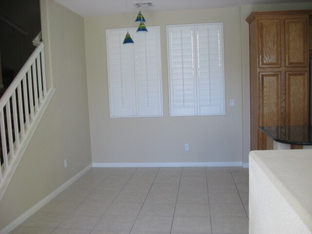 Building Photo - Beautiful, Spacious Four Bedroom + Loft Ho...
