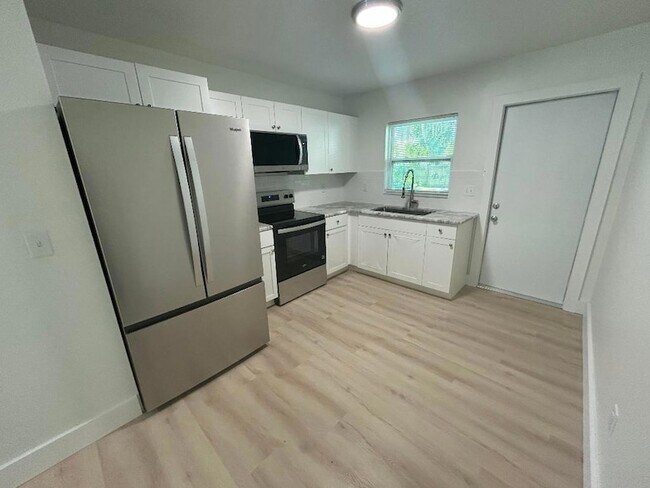 Building Photo - 2149 Sibley Ave