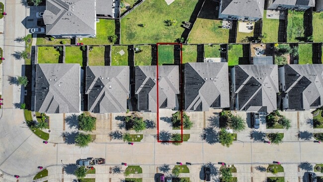 Building Photo - 1635 Ryon Falls Dr
