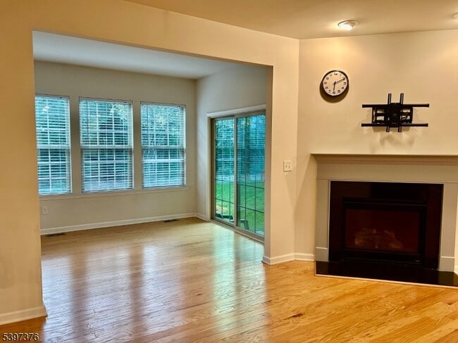 Building Photo - 5 Albert Ct