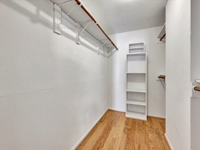 Building Photo - 1601 S Shepherd Dr