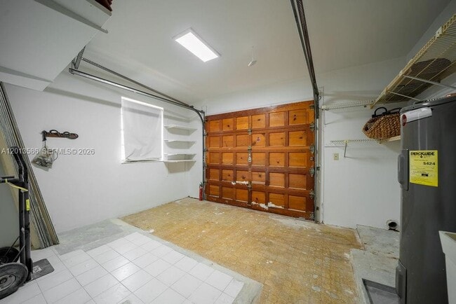 Building Photo - 1550 S Greenway Dr