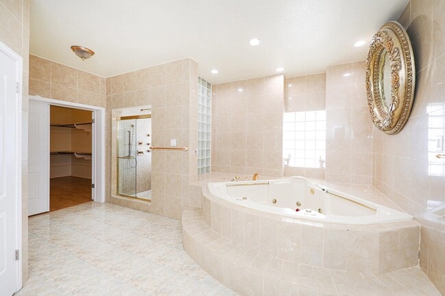 Building Photo - 314 Bordeaux Dr