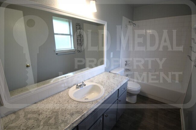 Building Photo - 1408 Pima Trail