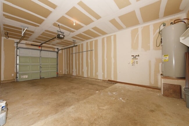 Building Photo - FRESHLY PAINTED  | ONE STORY  |  OPEN CONCEPT  |  GREAT LOCATION: 1604 & SHAENFIELD