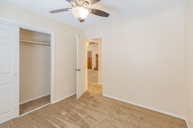 Building Photo - Conveniently located 3 Bedroom, 2 bath near HAFB