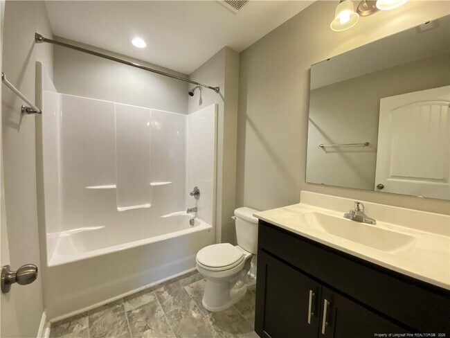 Building Photo - 140 Verdmont Dr