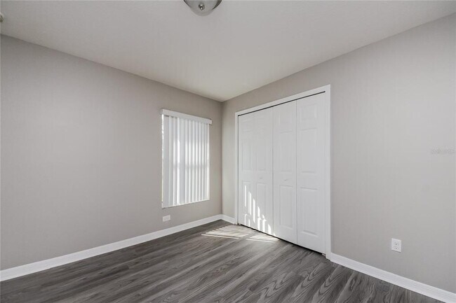 Building Photo - 103 11th Ave