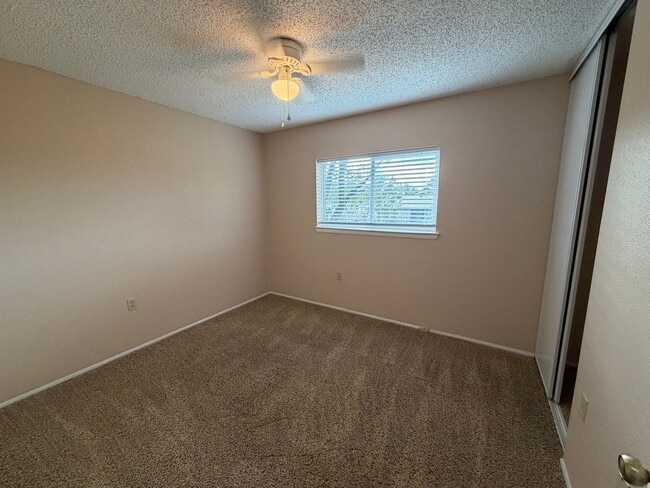 Building Photo - Charming One-Story Ranch on Corner Lot in ...