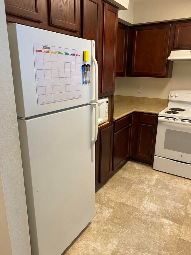 Building Photo - 2801 Chancellorsville Dr