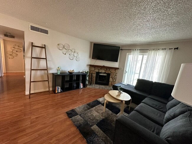 Building Photo - 15138 E Louisiana Dr