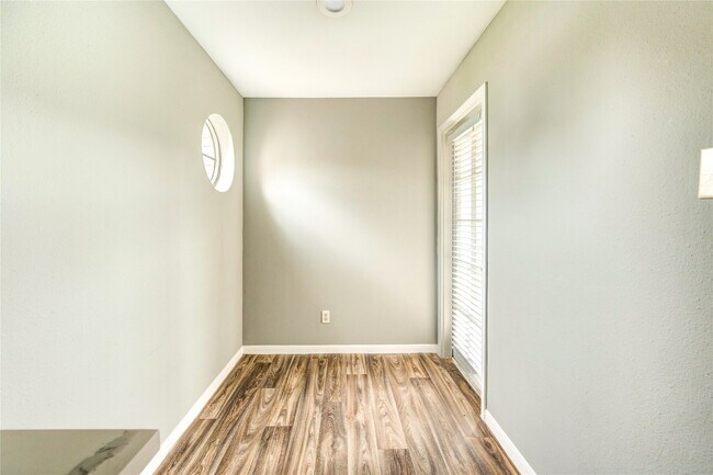 Building Photo - 14600 Fonmeadow Dr
