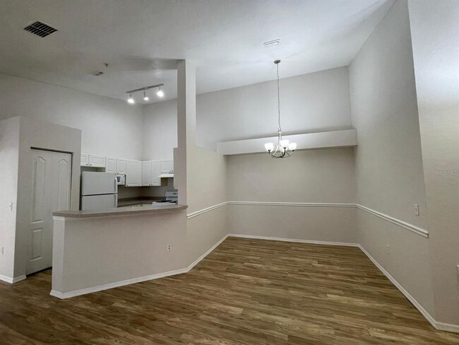 Building Photo - 3313 S Kirkman Rd