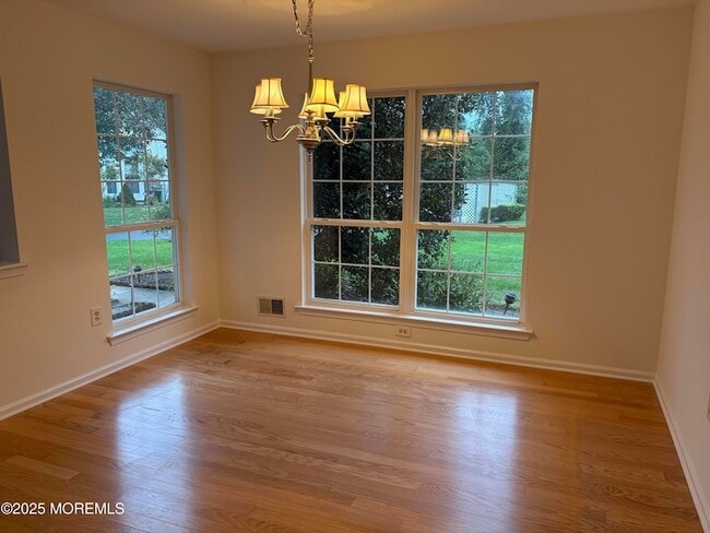 Building Photo - 61 S Manor Ct