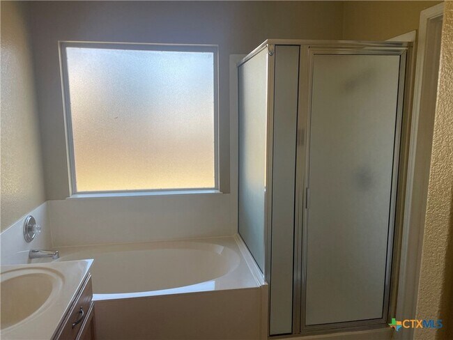 Building Photo - 5401 Donegal Bay Ct