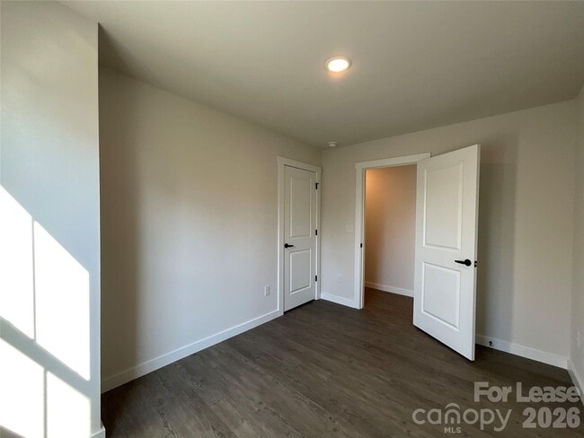 Building Photo - 128 18th St NW