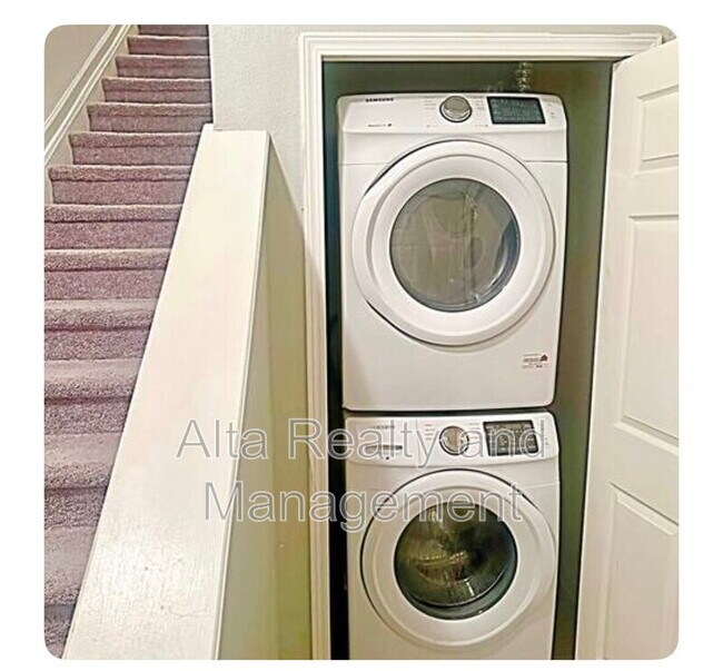 Building Photo - 7071 Deer Lodge Cir