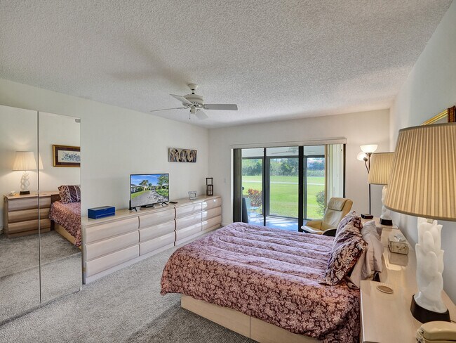 Main Bedroom - 8511 Casa Del Lago