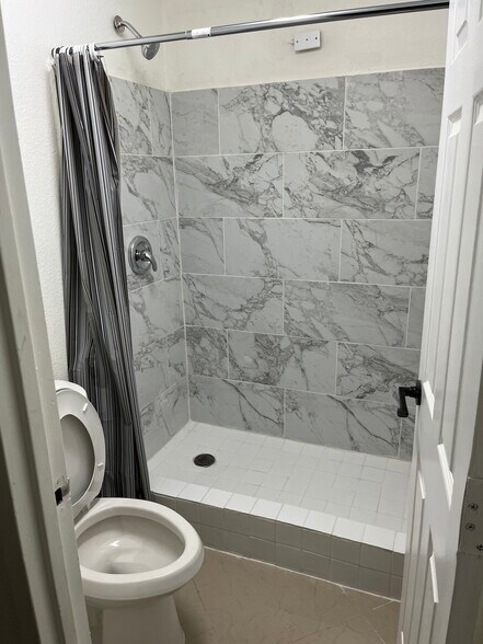 Building Photo - 8421 S Orange Blossom Trl