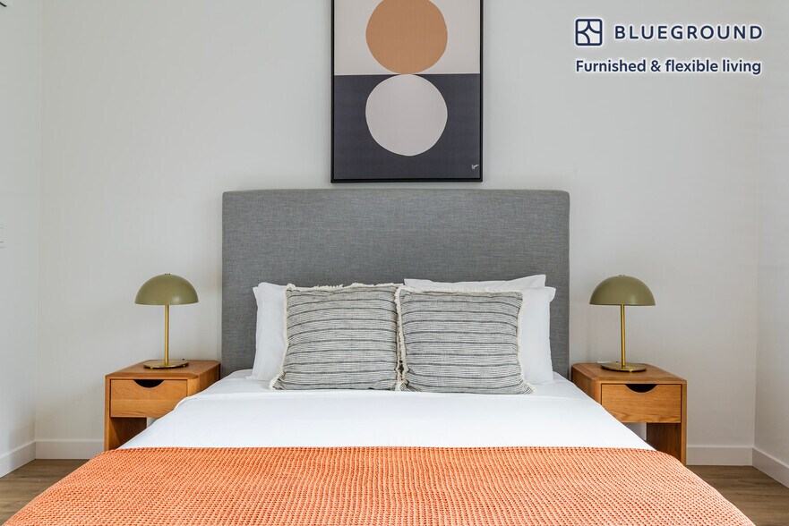 Building Photo - 350 Chastain Pl