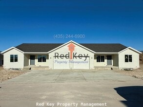 Building Photo - 600 N Duplex NEW