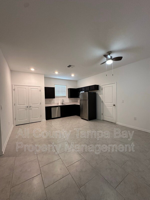Building Photo - 220 Pershing St
