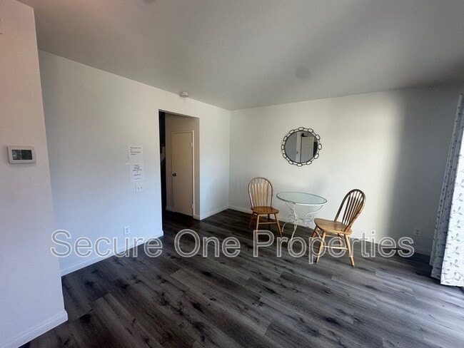 Building Photo - 491 Serento Cir