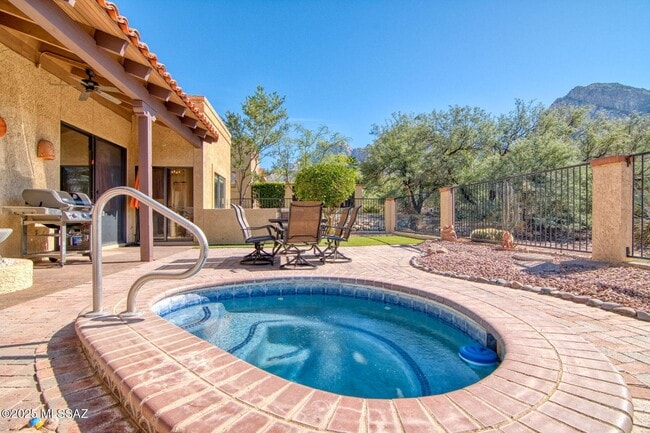 Building Photo - 1148 Cam Diestro