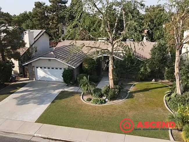 Building Photo - Beautiful Home Located In The Southwest!