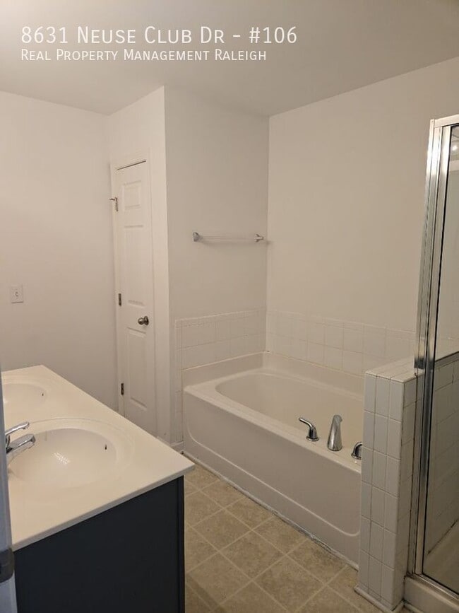 Building Photo - 8631 Neuse Club Ln