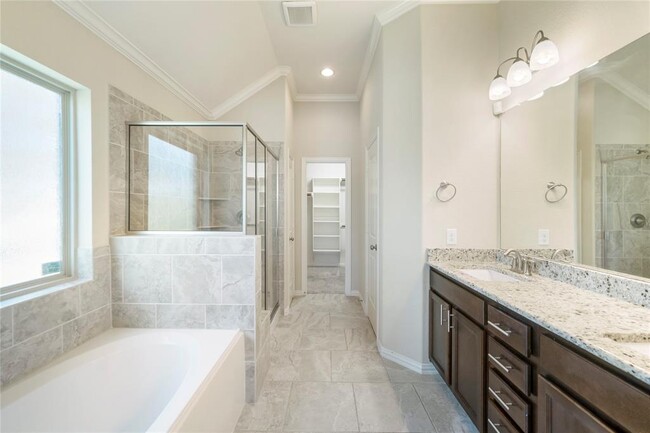 Building Photo - 16602 Highland Country Dr
