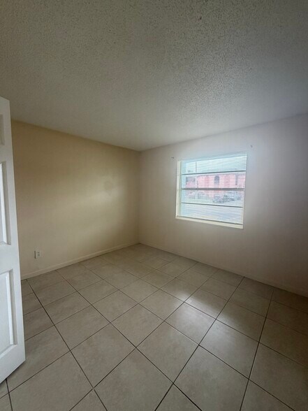 Building Photo - 2220 NW 58th Ter