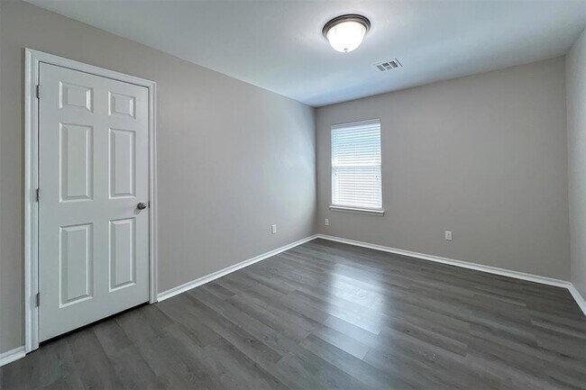 Building Photo - 2928 Cider Mill Ln