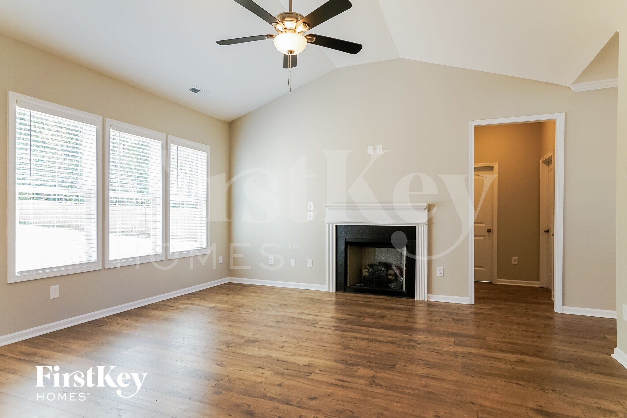 Building Photo - 208 Silverleaf Dr