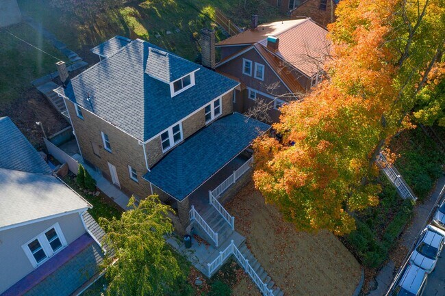 Building Photo - Renovated 3-Bedroom Home for Rent