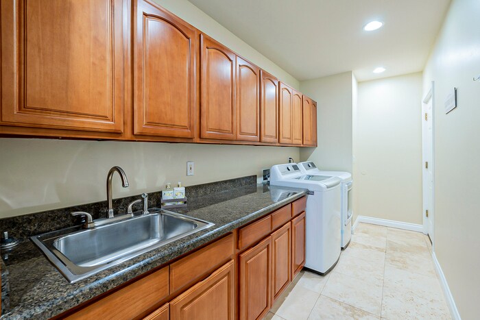 Building Photo - 5201 N 18th Pl