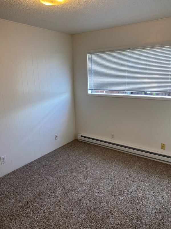 Building Photo - 550 SW Levens St