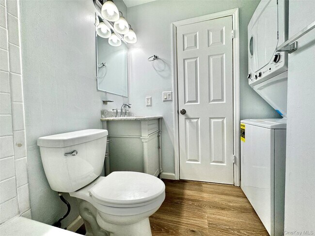 Building Photo - 5 Lexington Hills Rd